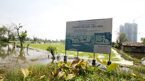 Bất cập trường tư: mâu thuẫn tiền và quyền